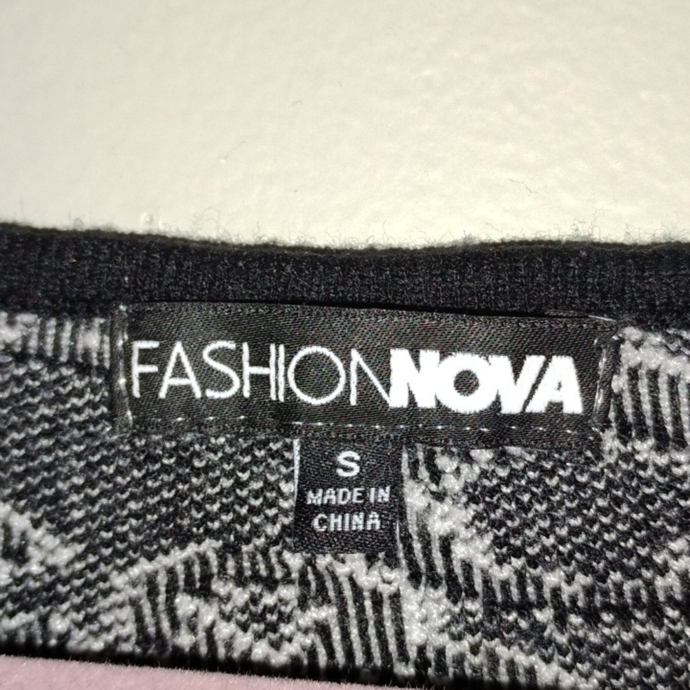 Fashion Nova Women's Black & White Letter Design Maxi Dress, Size: S - Picture 5 of 7